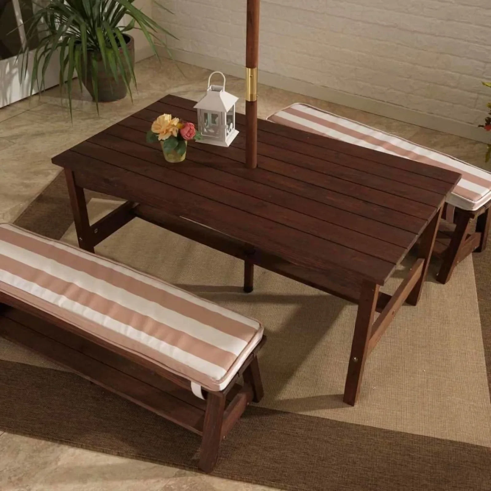 Zestaw drewnianych stołów i ła – Kids Outdoor Table With Umbrella recenzja i cena